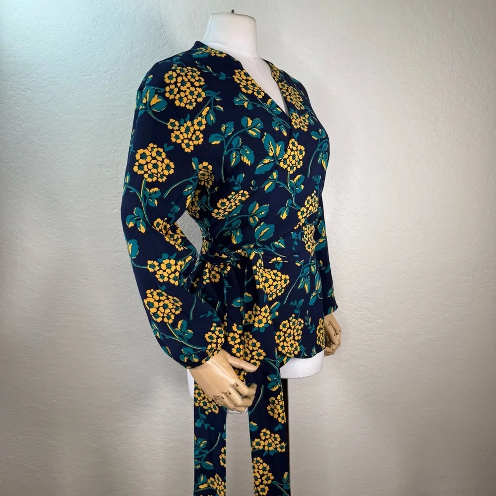 J. Crew Floral Hydrangea Drapey Crepe Wrap Blouse Shirt Size Medium EUC